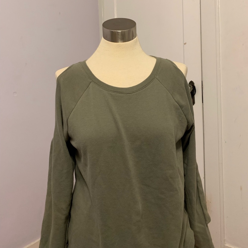 cable and gauge cold shoulder sweater